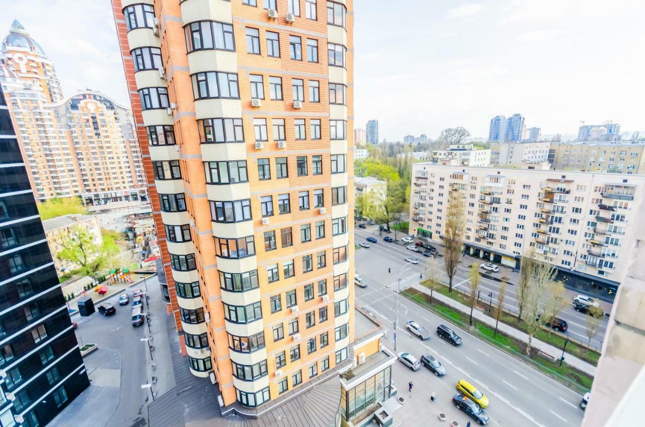Kozzy Apartment In Kiev City Center Lu7 Kyiv Exterior photo