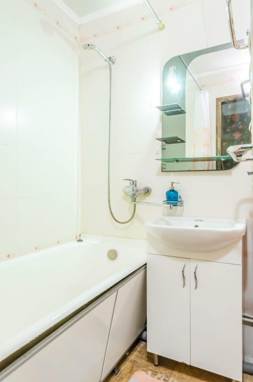 Kozzy Apartment In Kiev City Center Lu7 Kyiv Exterior photo